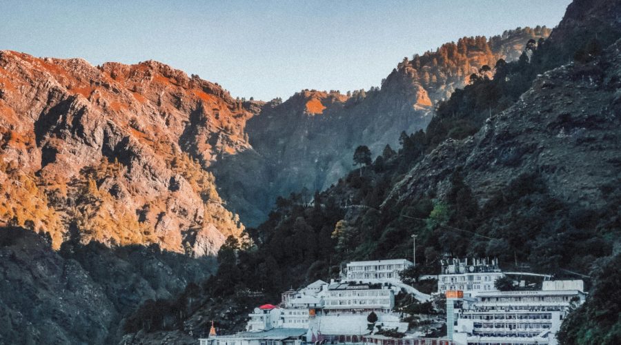 Top Tourist Attractions in Jammu & Kashmir: Places You Shouldn’t Miss